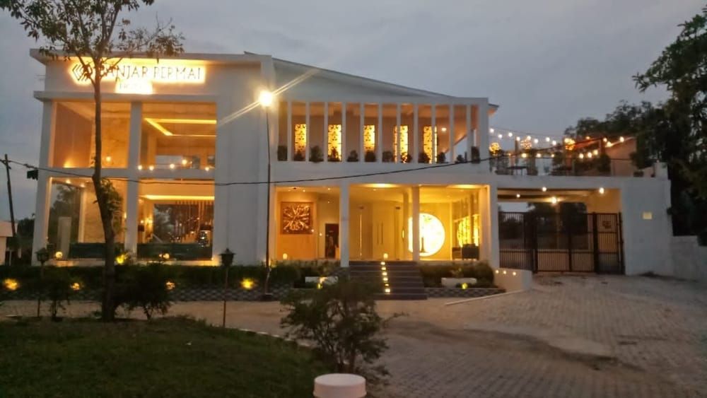 مبنى