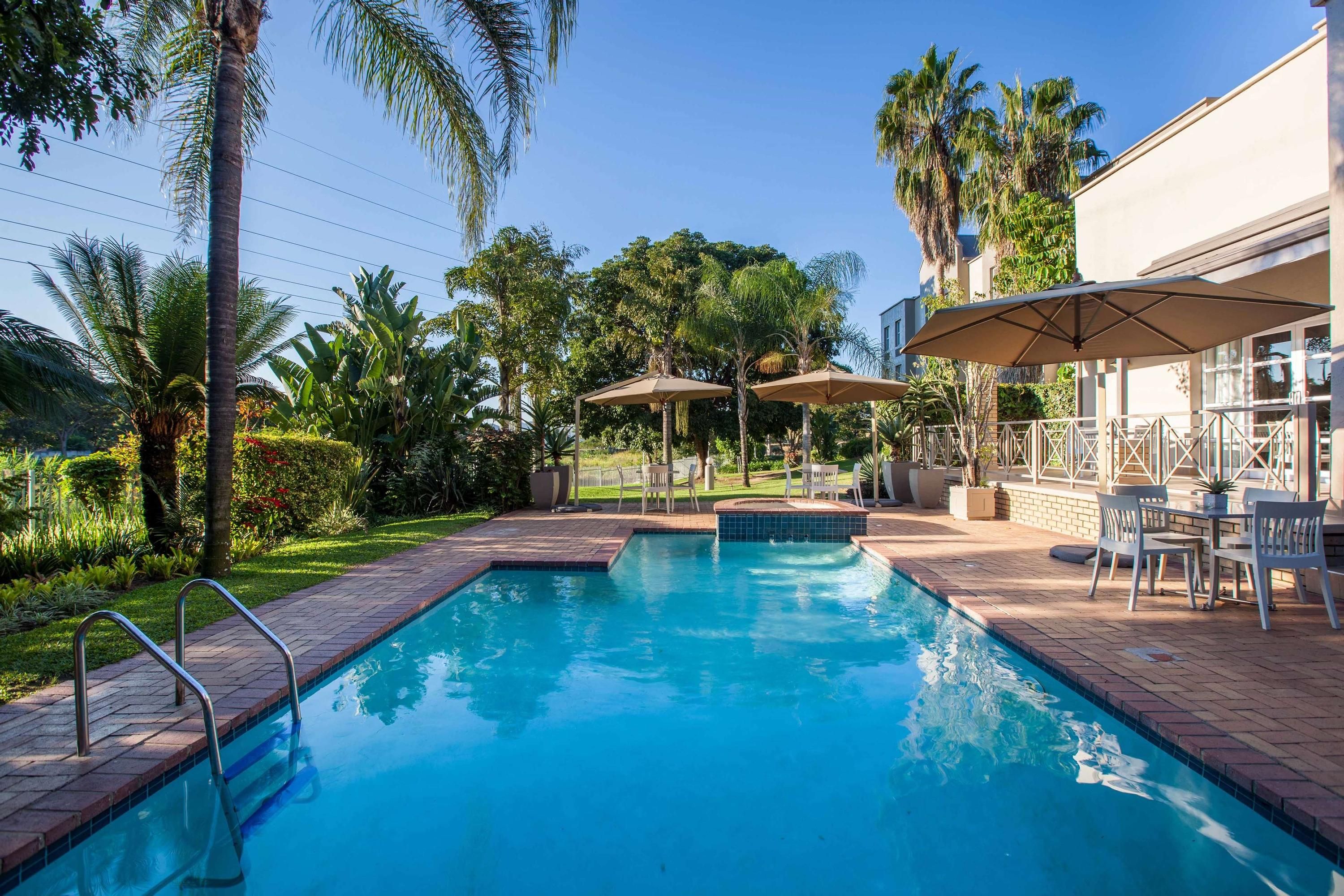 حوض السباحة صورة