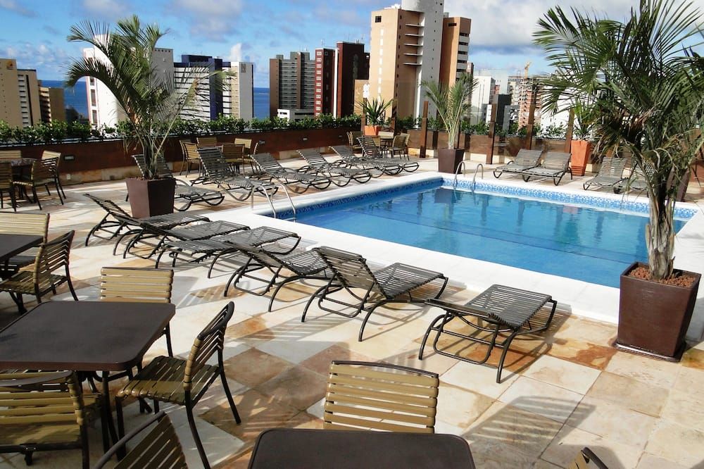 حوض السباحة صورة