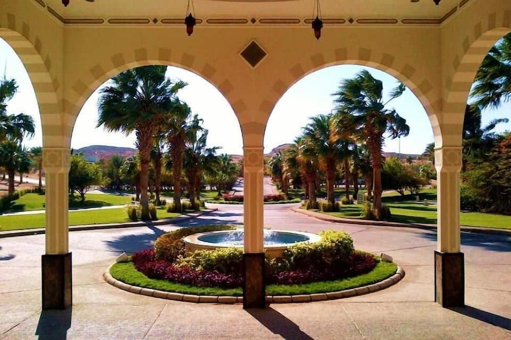 شرفة مرصوفة