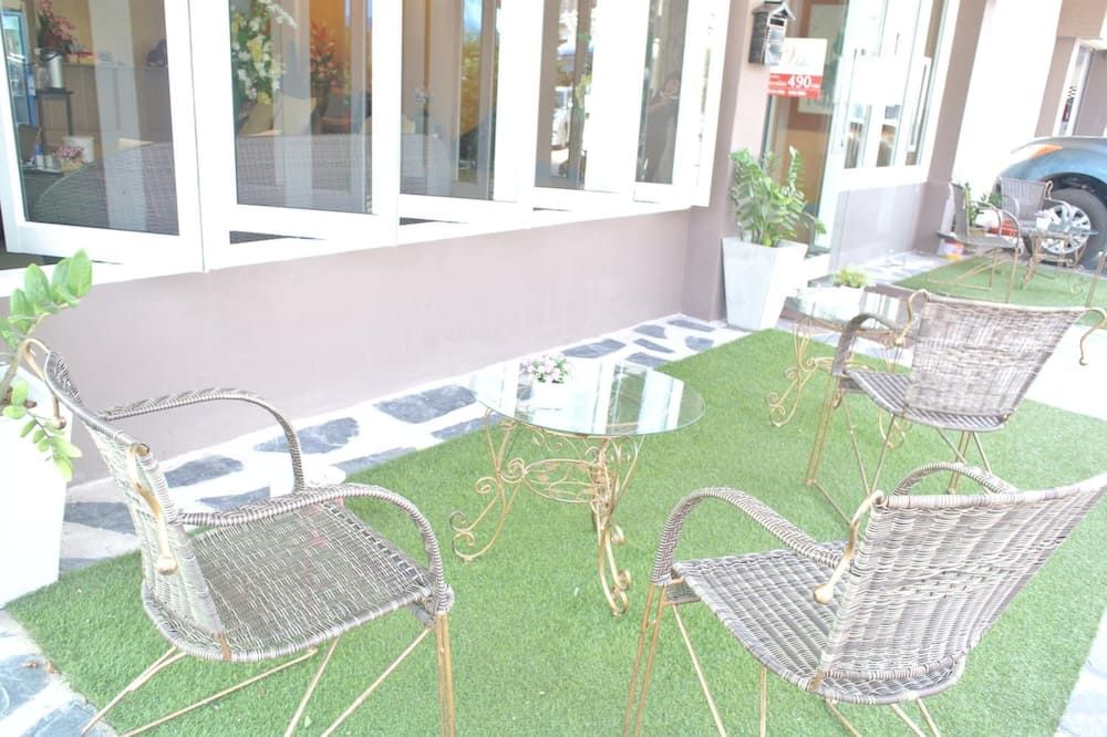 شرفة مرصوفة