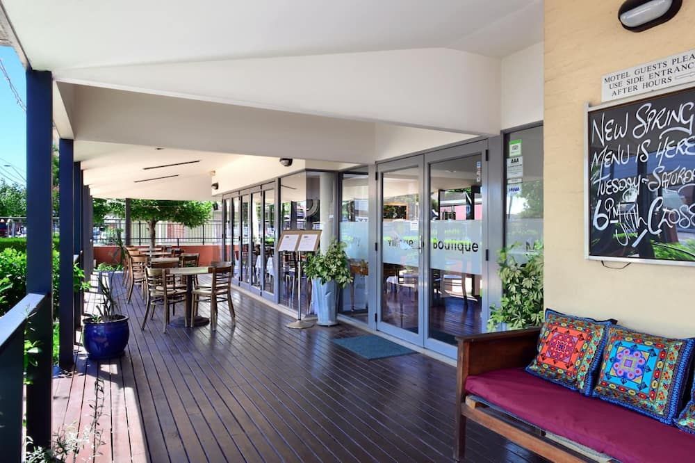 شرفة مرصوفة