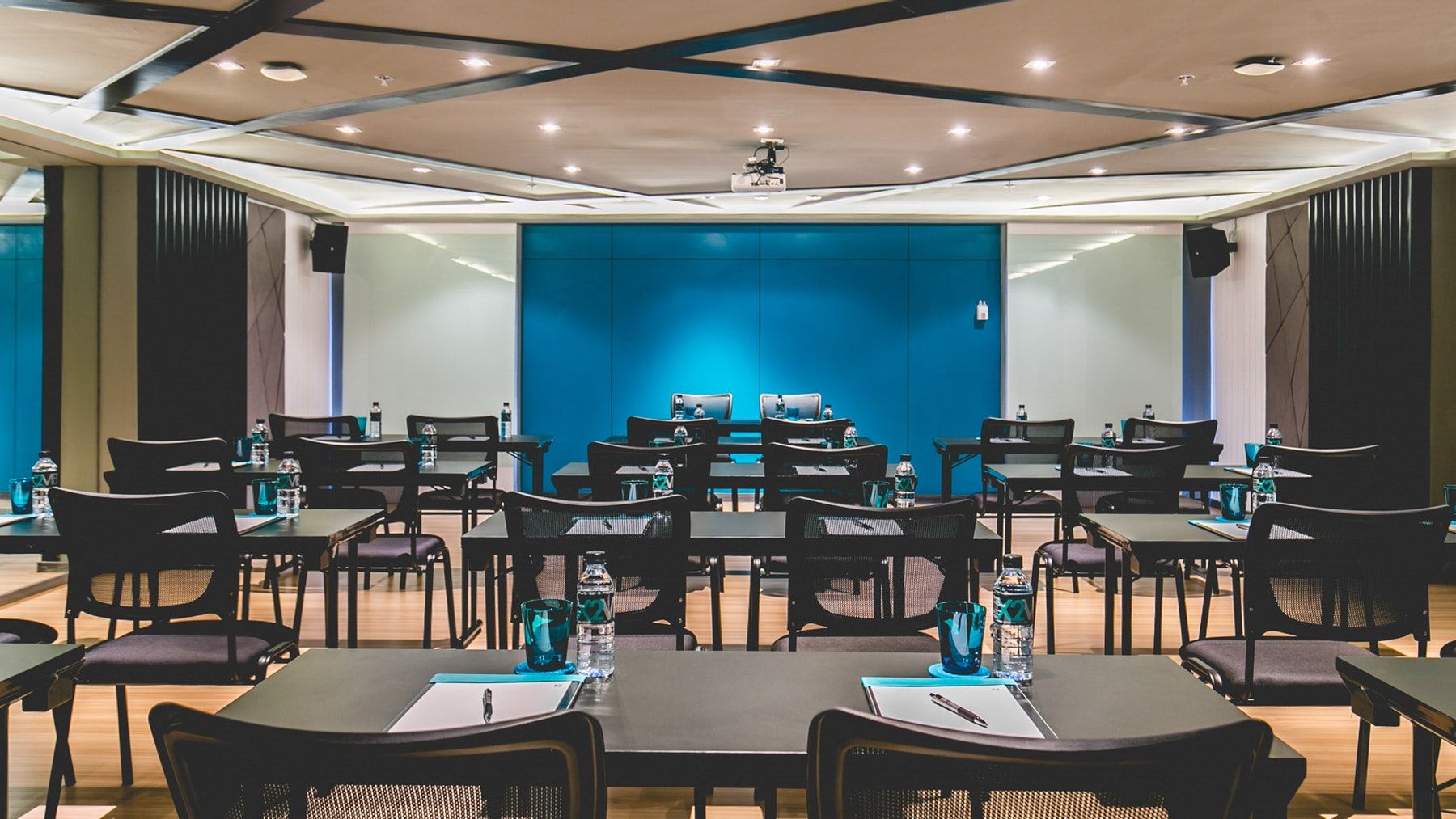 غرفة الاجتماعات