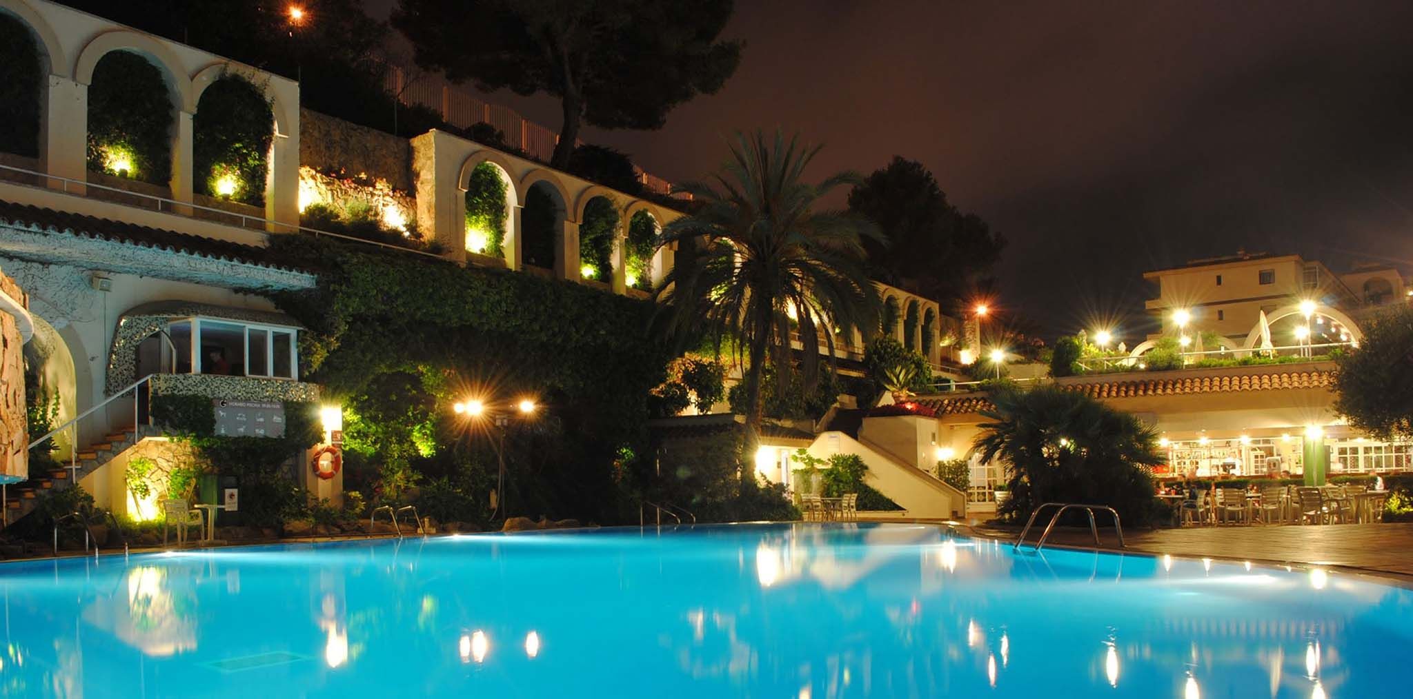 حوض السباحة صورة