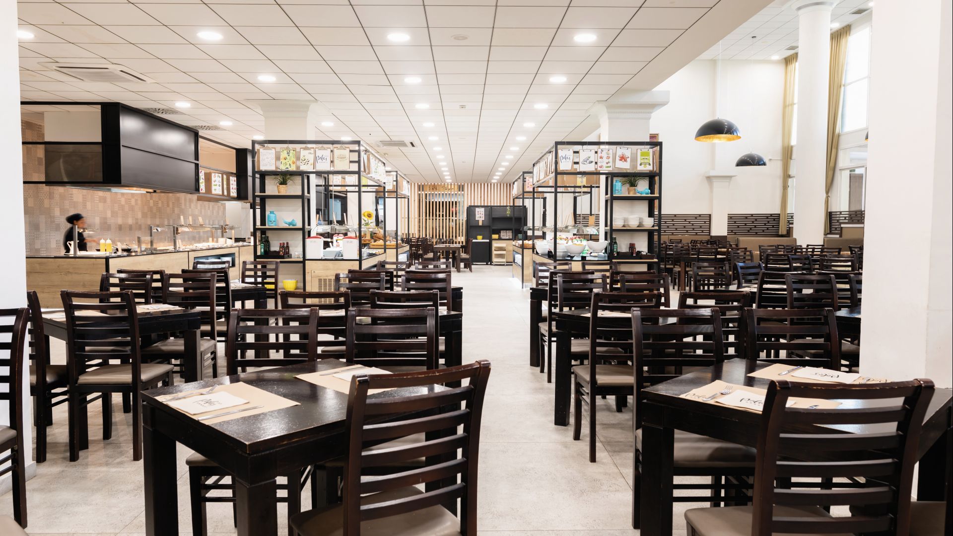 مطعم