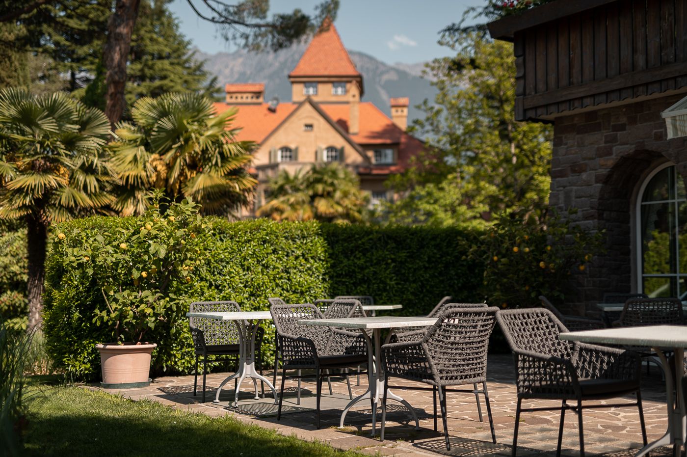 شرفة مرصوفة