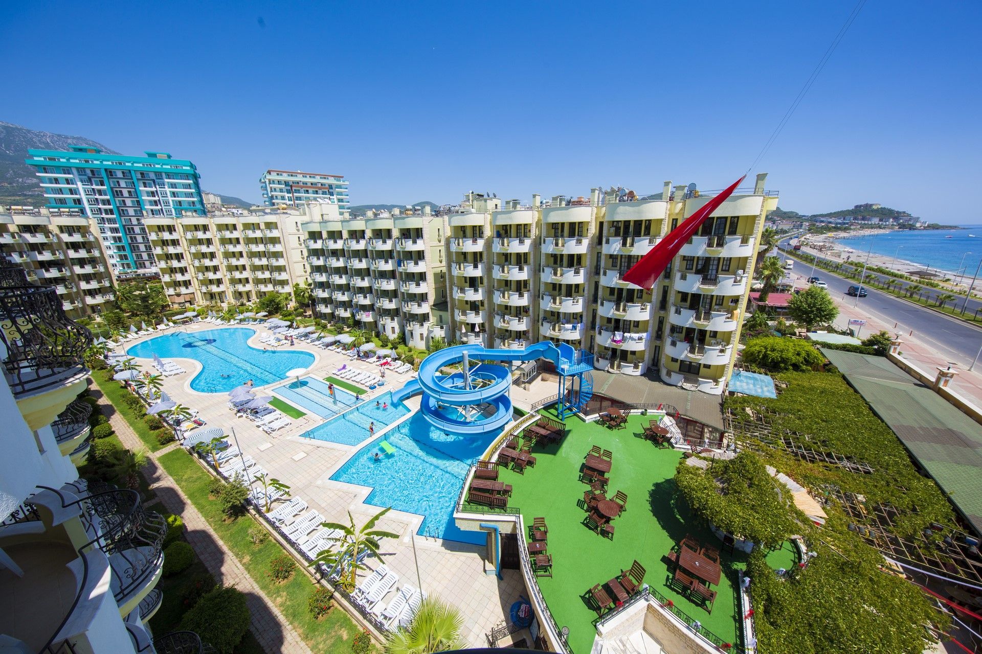 حوض السباحة صورة