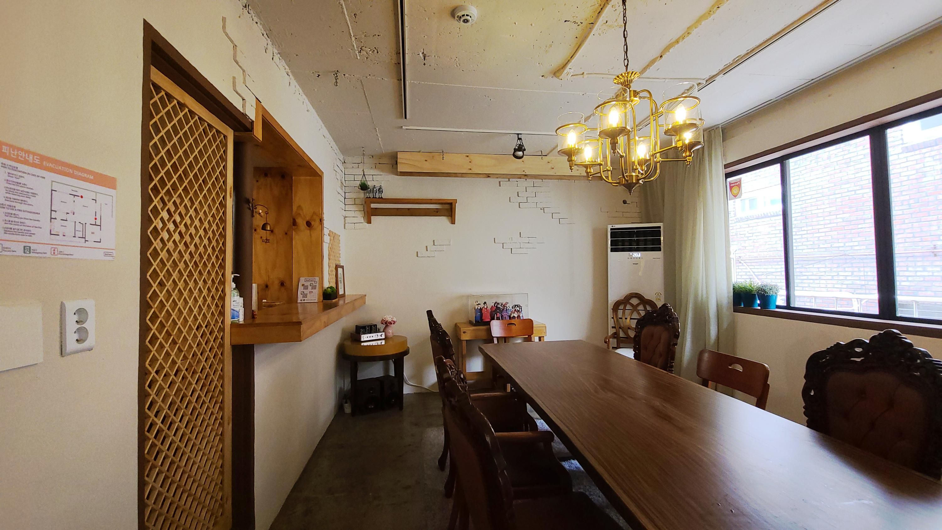 غرفة طعام صورة