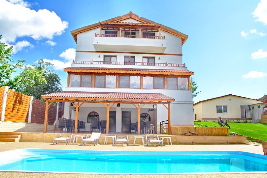 حوض السباحة صورة