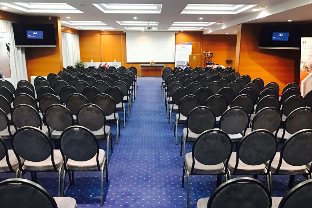 غرفة الاجتماعات