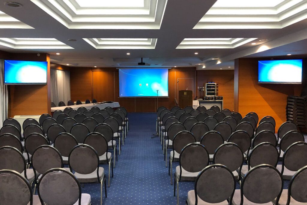 غرفة الاجتماعات