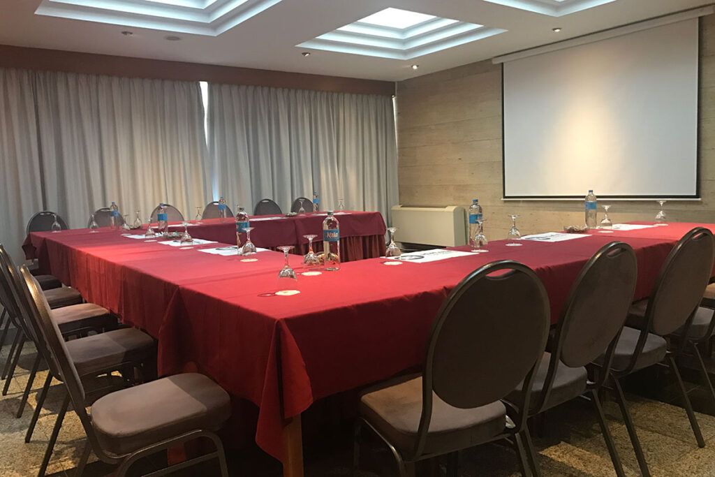 غرفة الاجتماعات