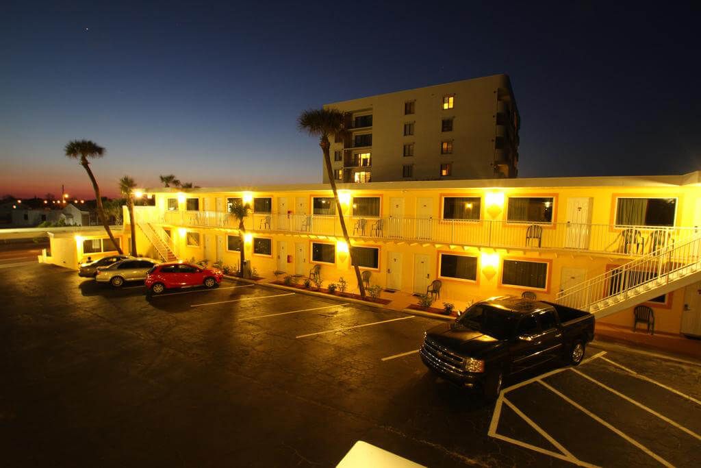 موقف سيارات