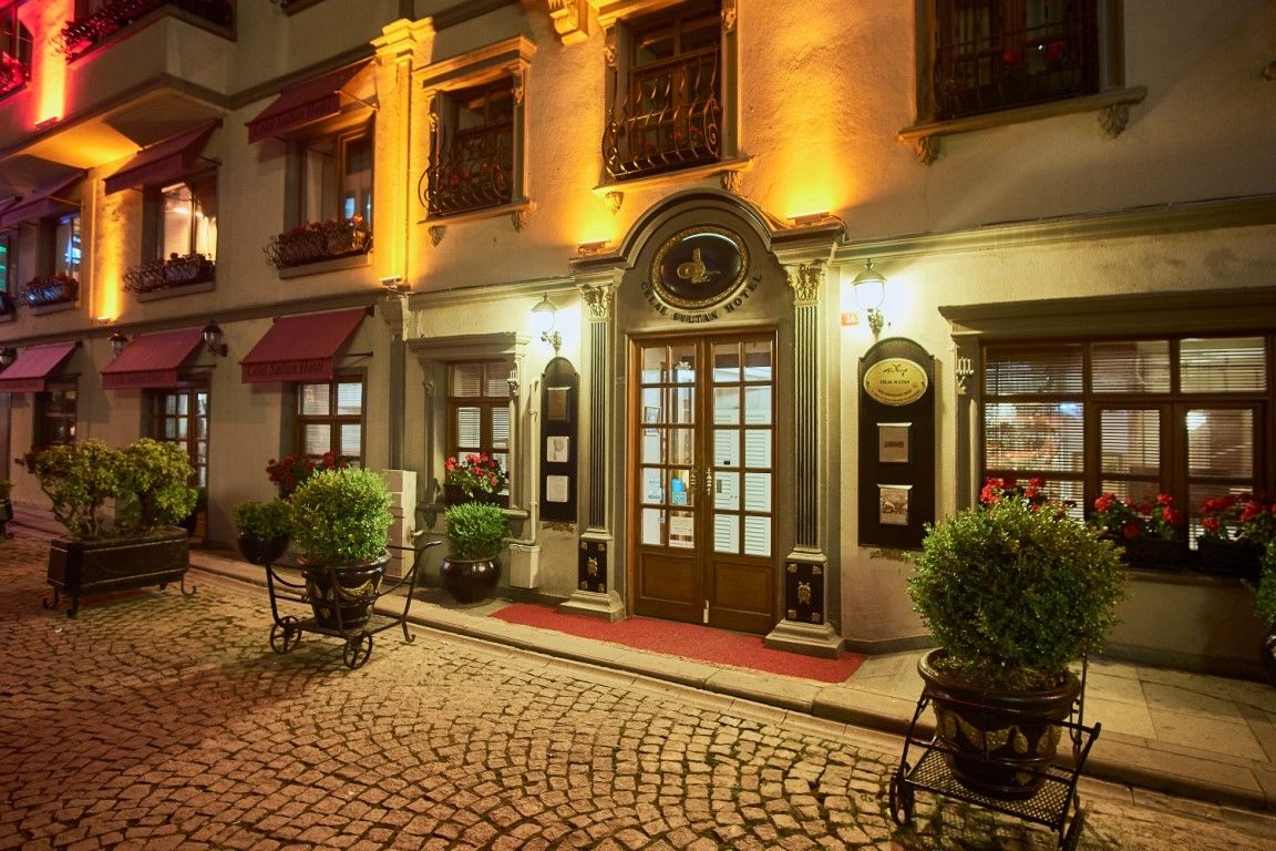 مدخل الفندق