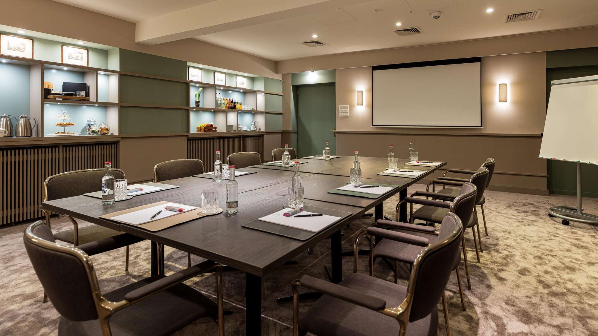 غرفة الاجتماعات