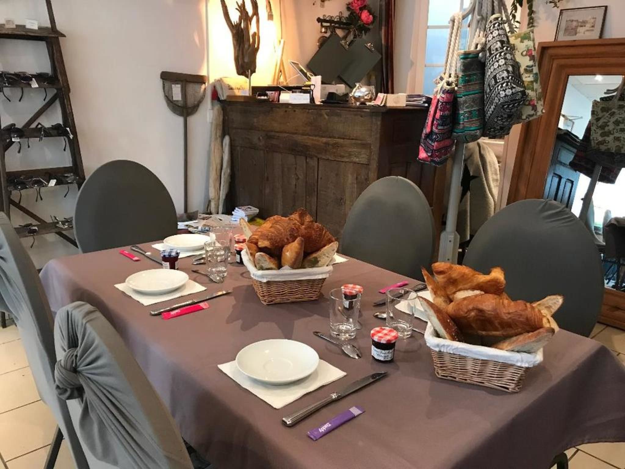 غرفة طعام صورة