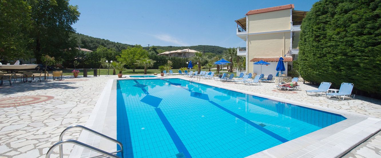 حوض السباحة صورة