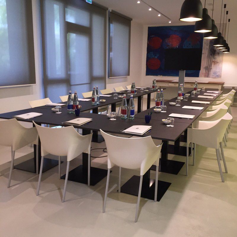 غرفة الاجتماعات