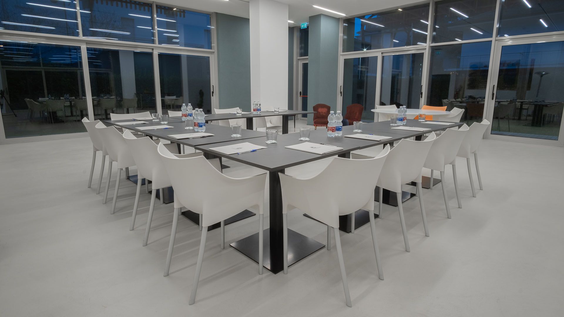 غرفة الاجتماعات