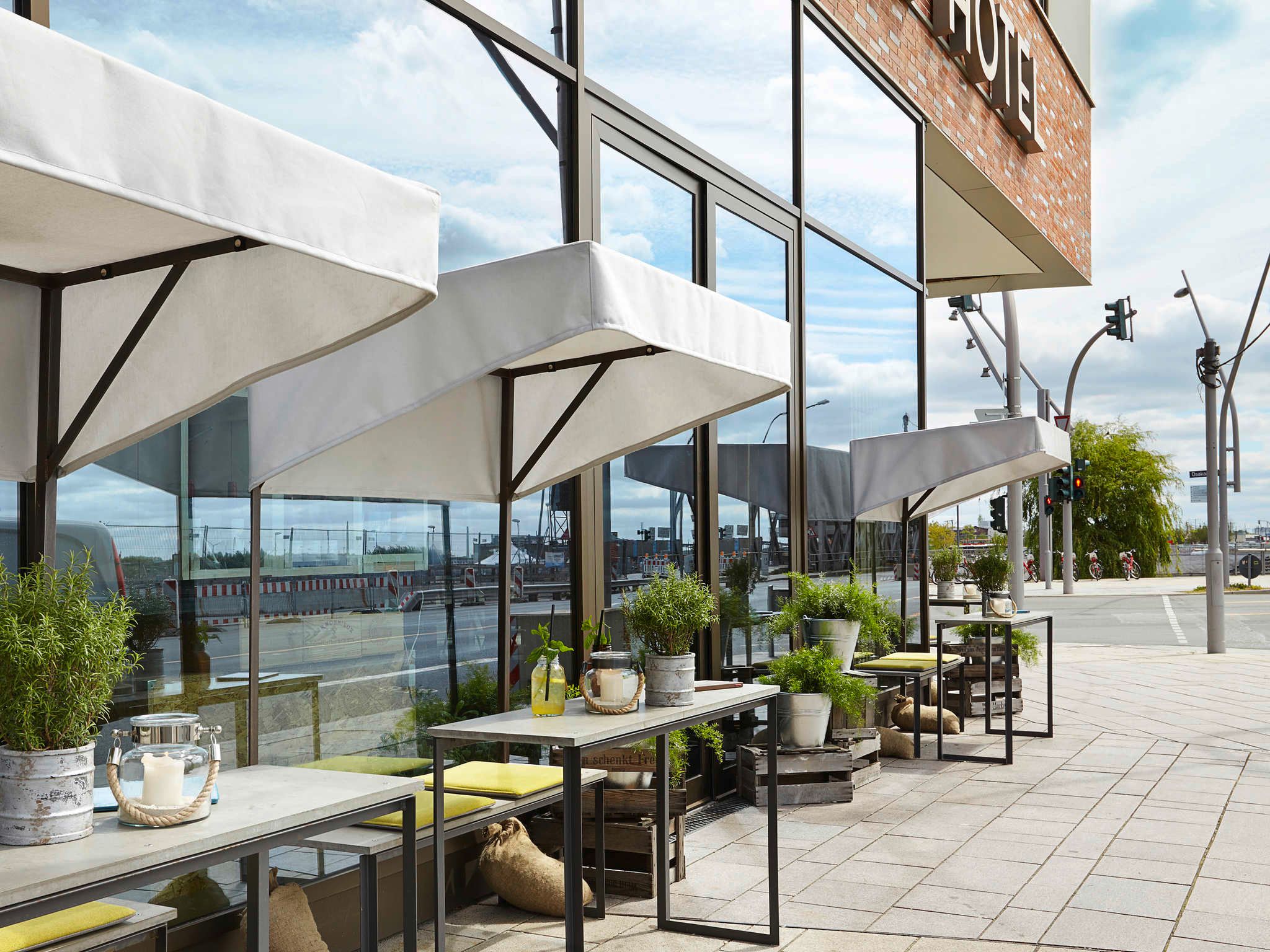 شرفة مرصوفة