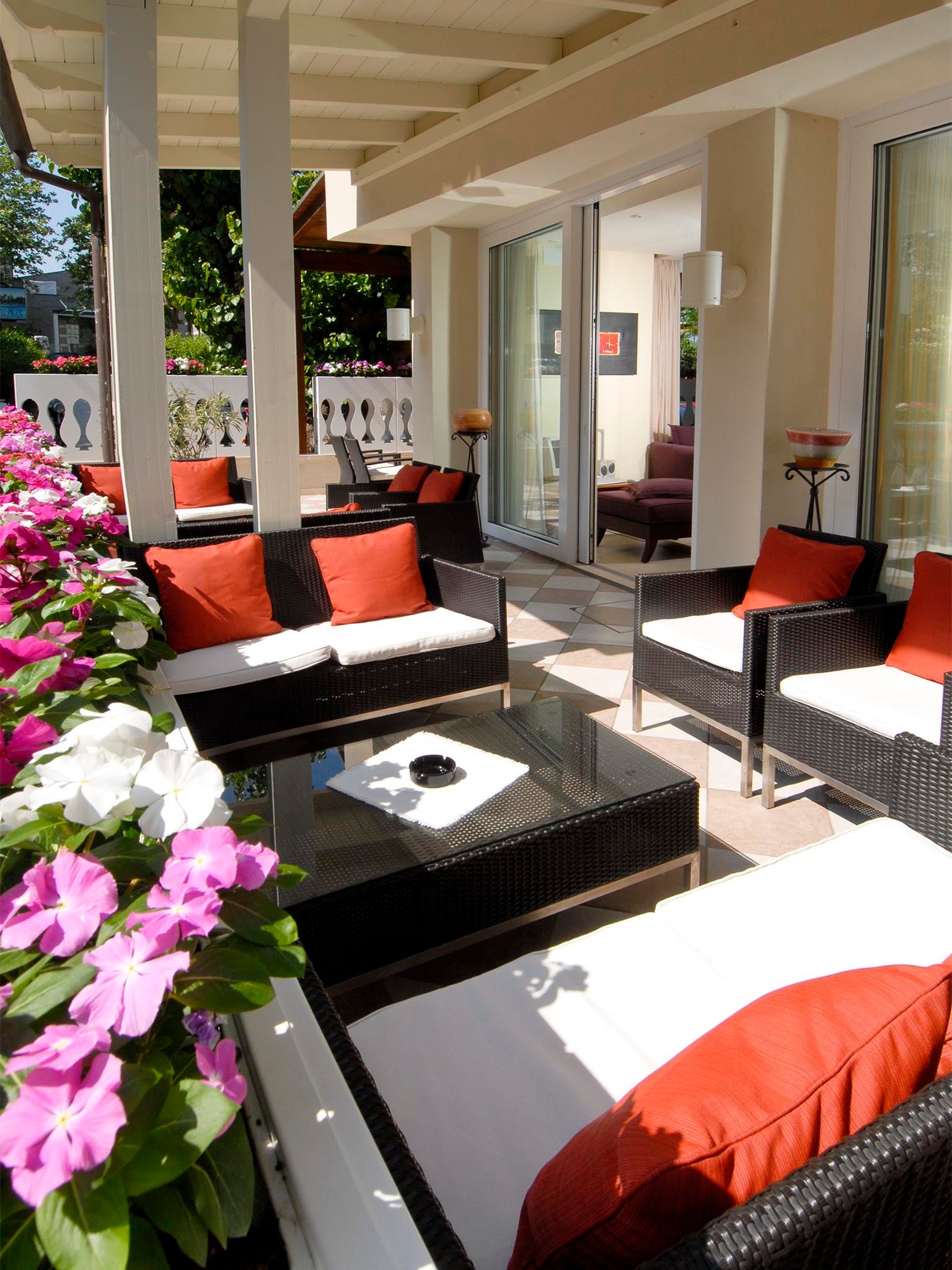 شرفة مرصوفة