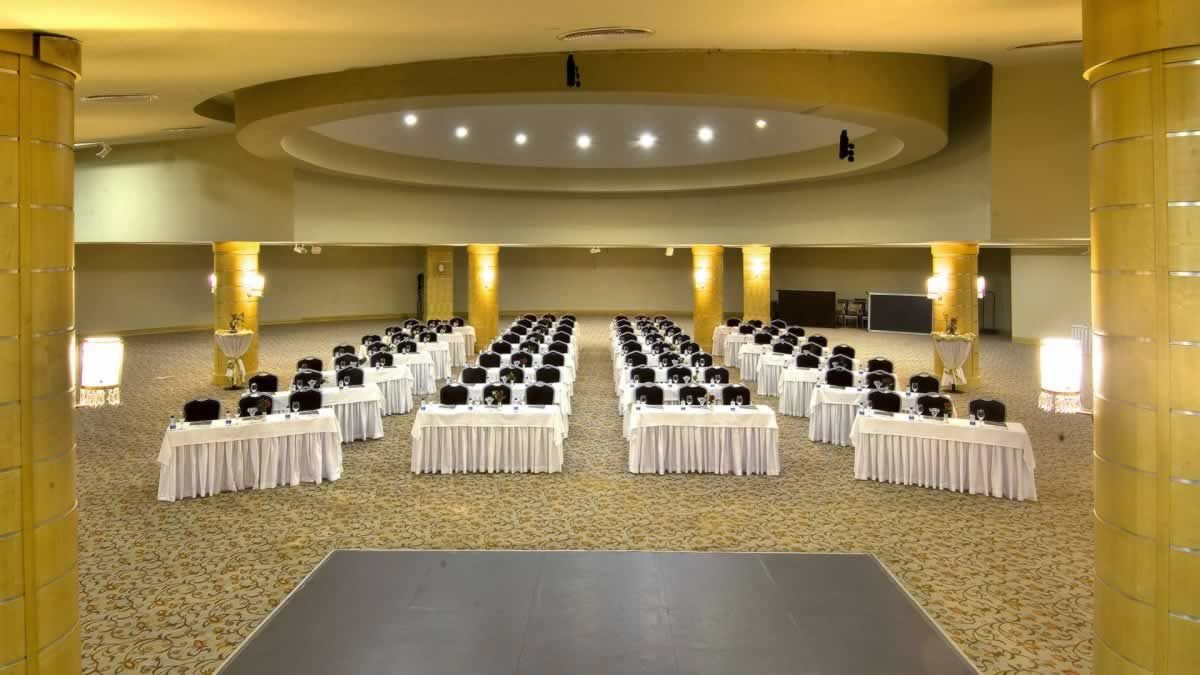 غرفة الاجتماعات