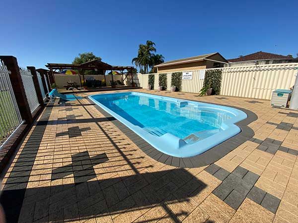 حوض السباحة صورة