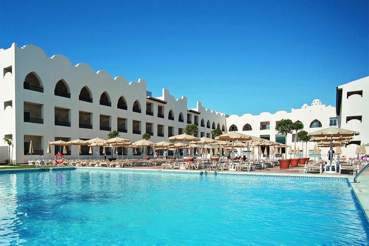 حوض السباحة صورة