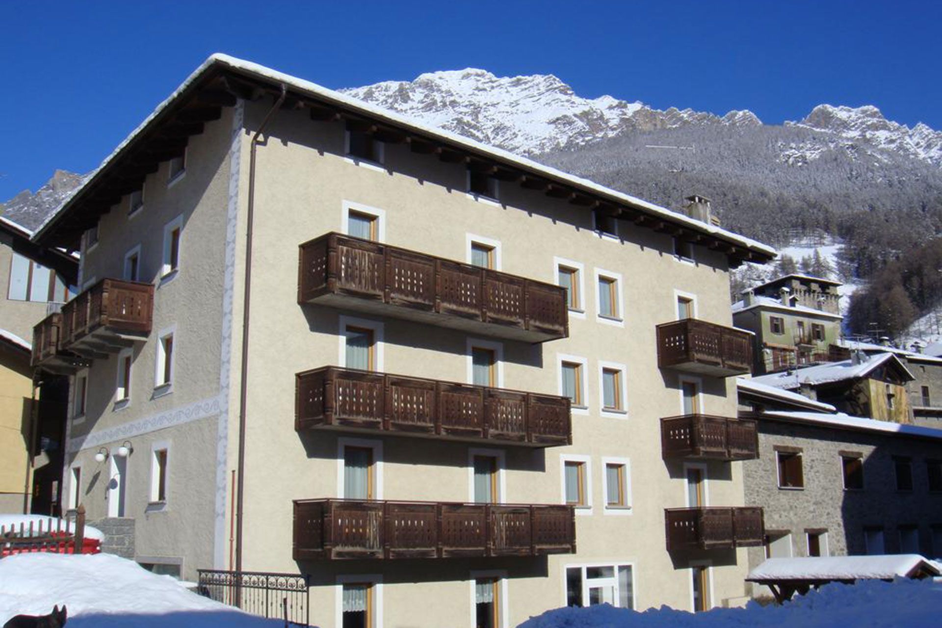 مبنى