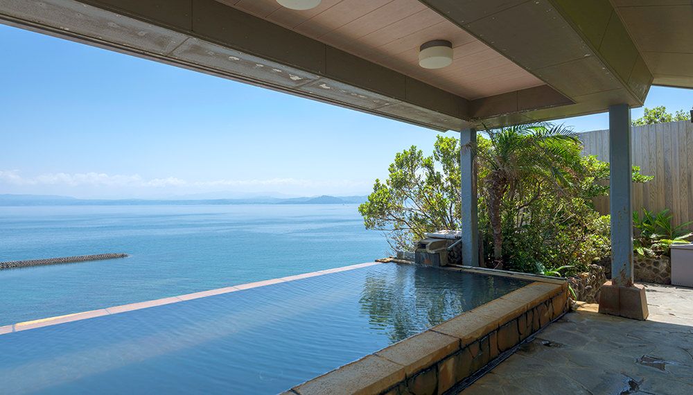 حوض السباحة صورة