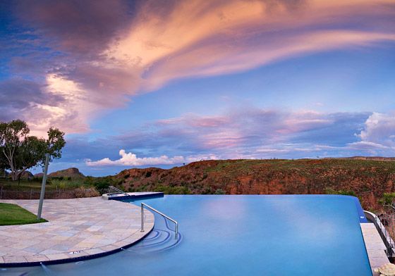 حوض السباحة صورة