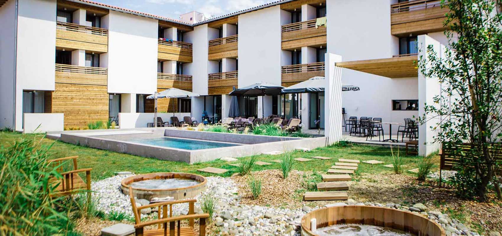 حوض السباحة صورة