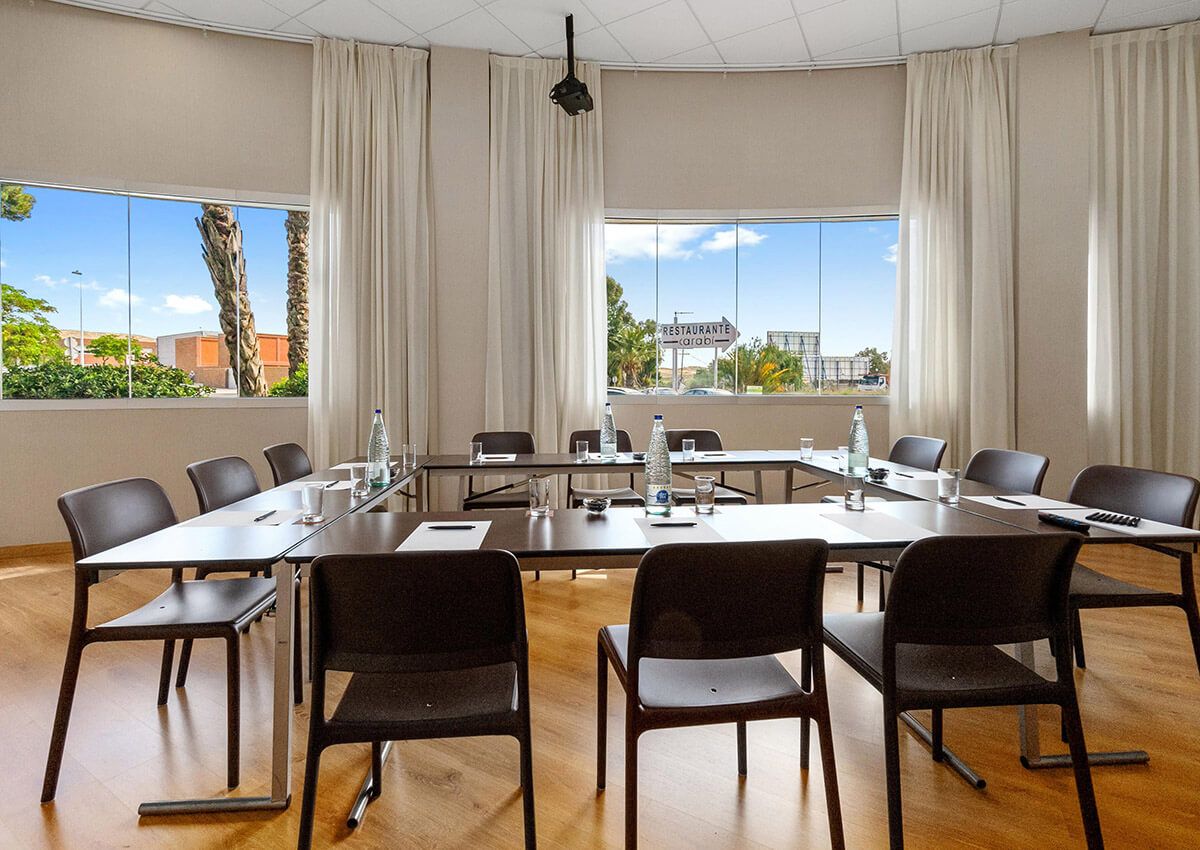 غرفة الاجتماعات