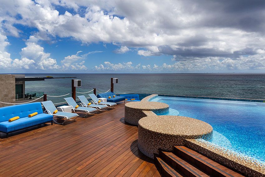 حوض السباحة صورة