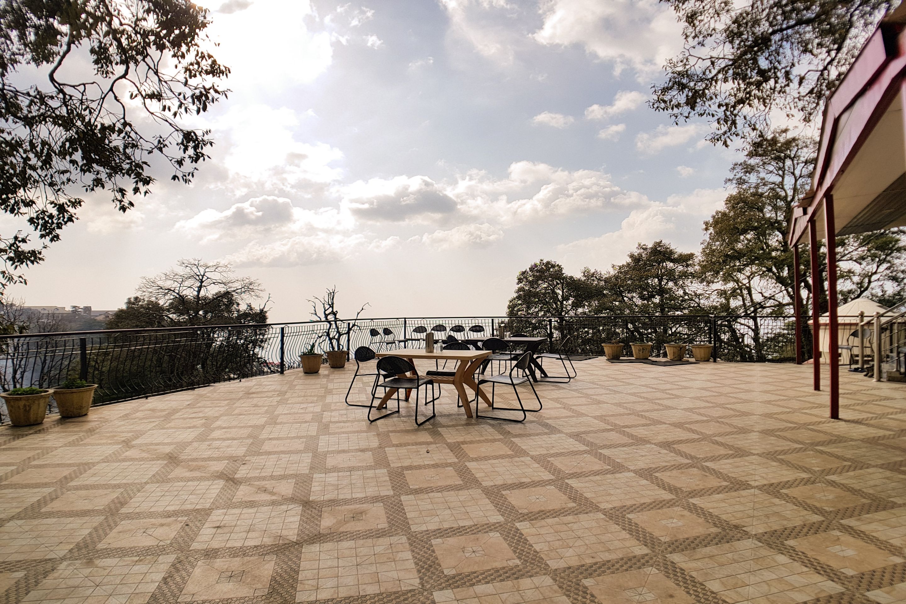 شرفة مرصوفة صورة