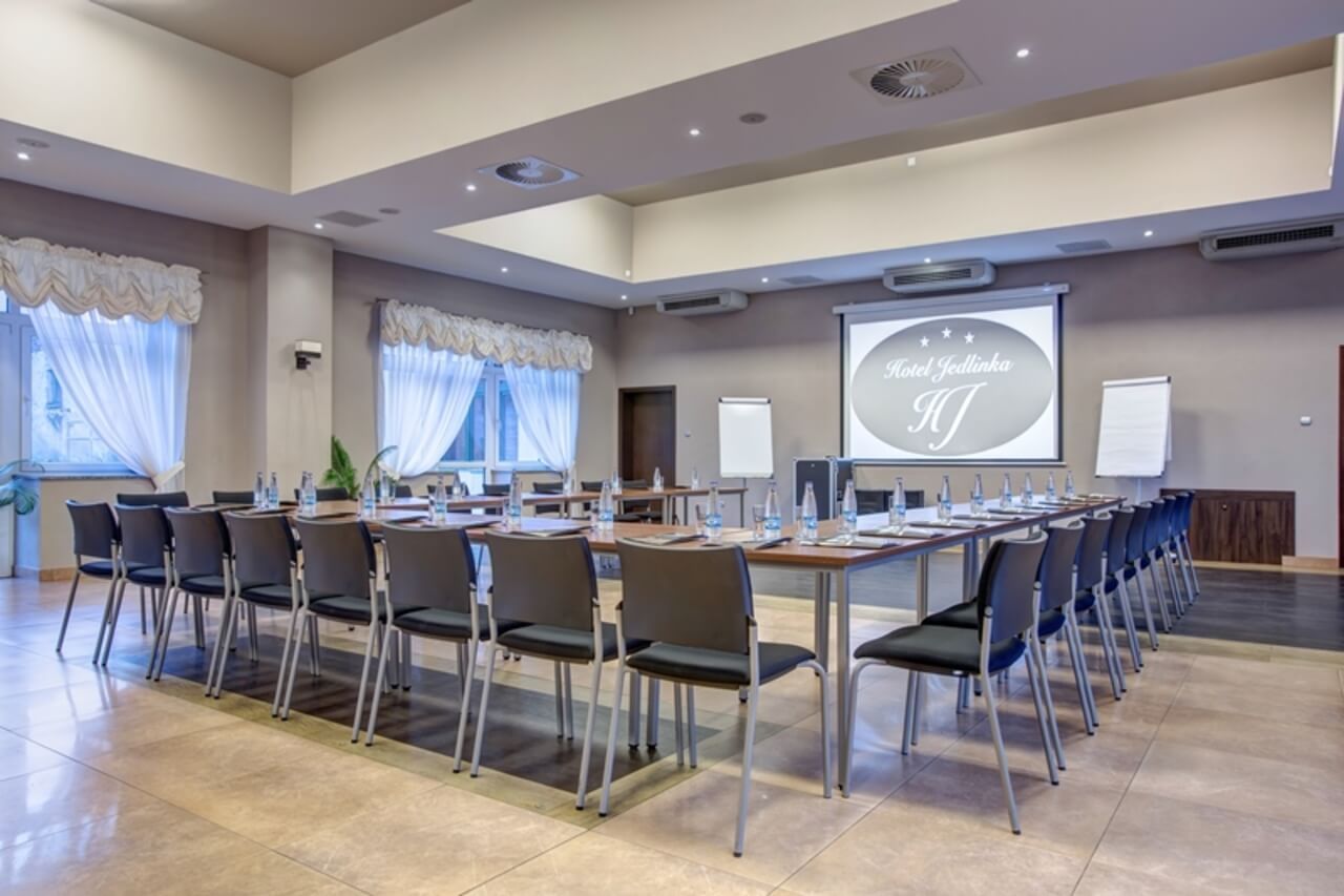 غرفة الاجتماعات