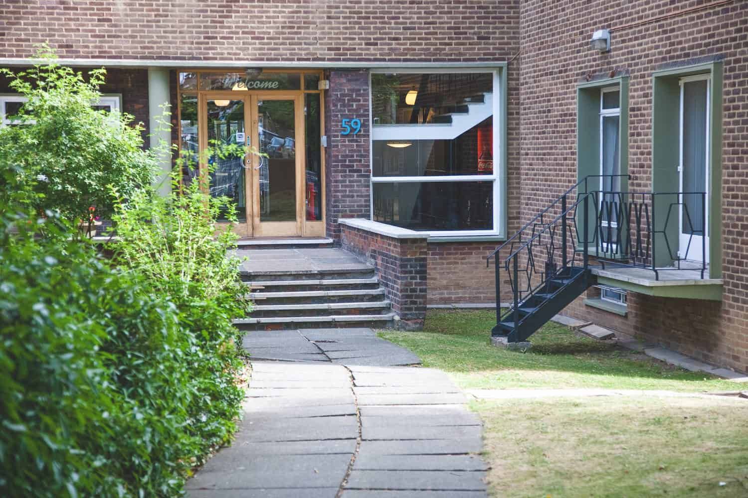 مدخل الفندق