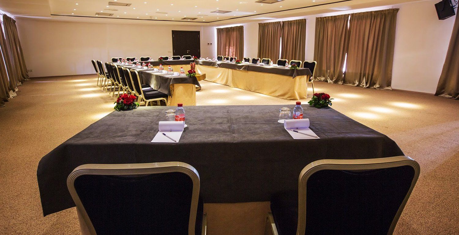 غرفة الاجتماعات