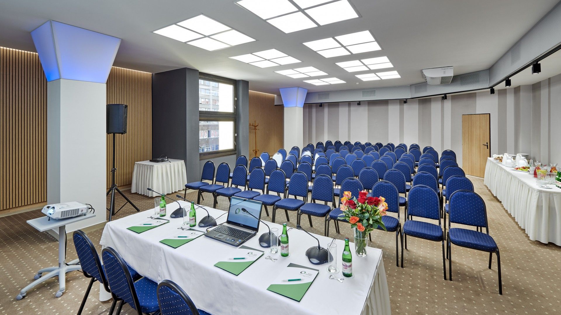 غرفة الاجتماعات