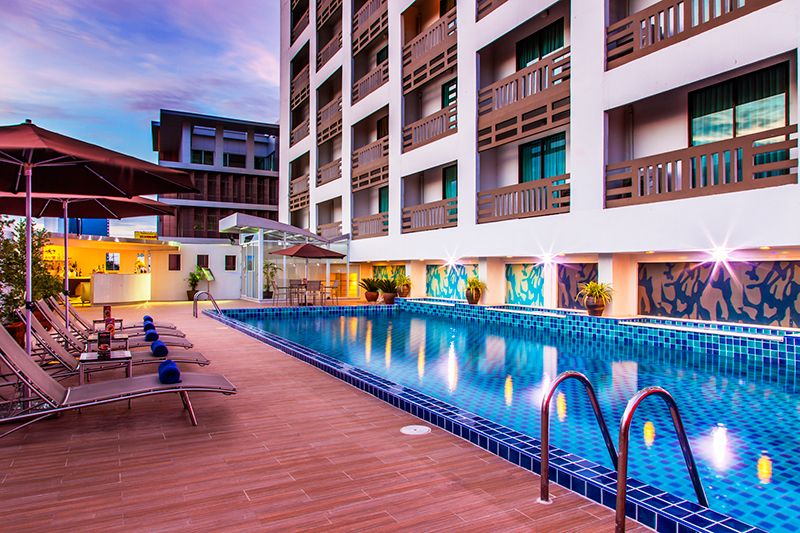 حوض السباحة صورة