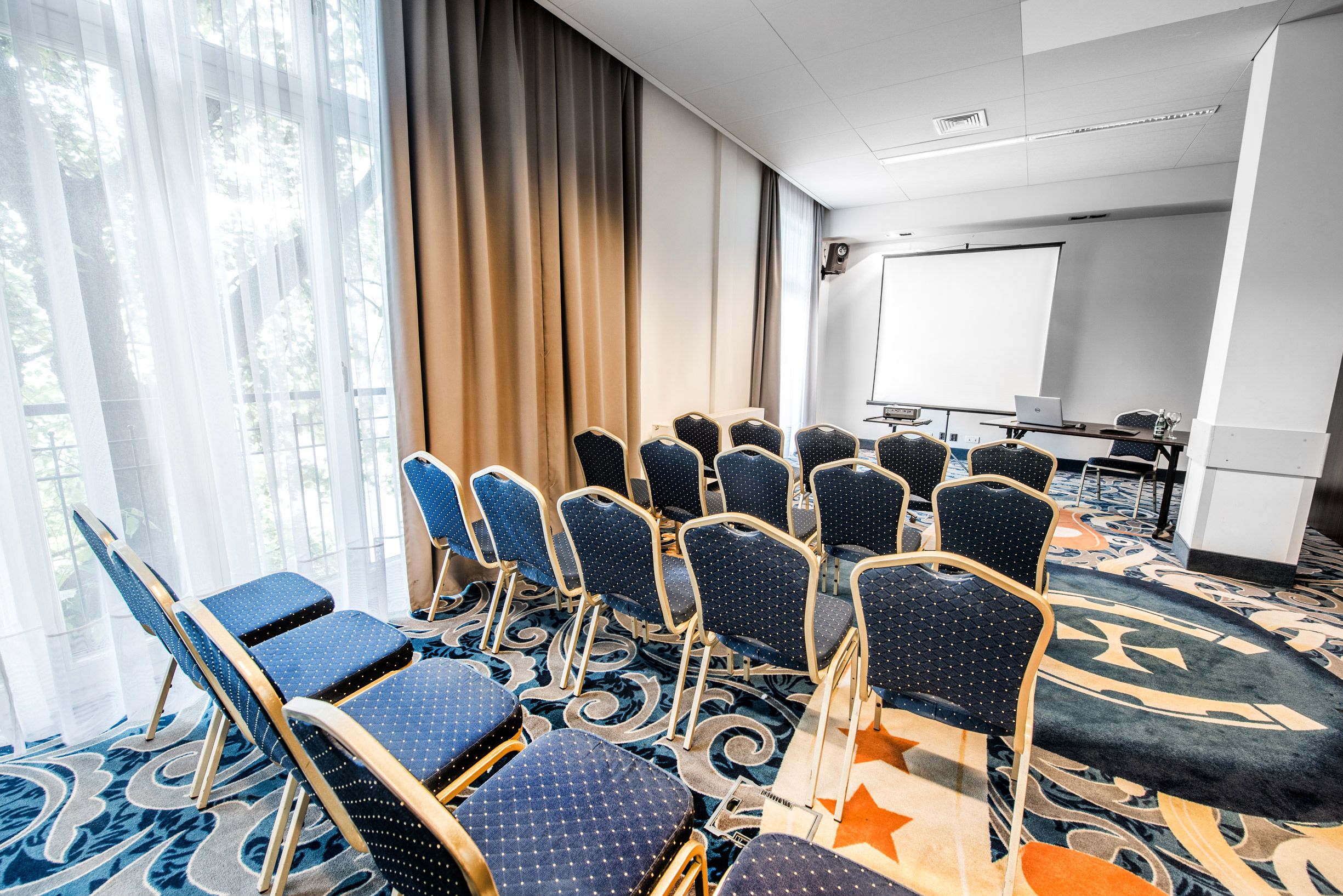 غرفة الاجتماعات