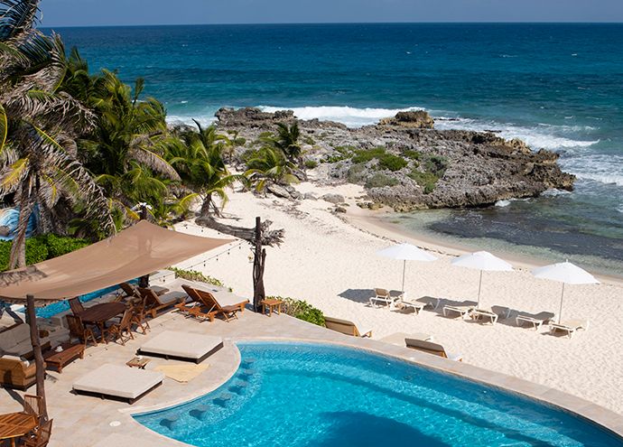 حوض السباحة