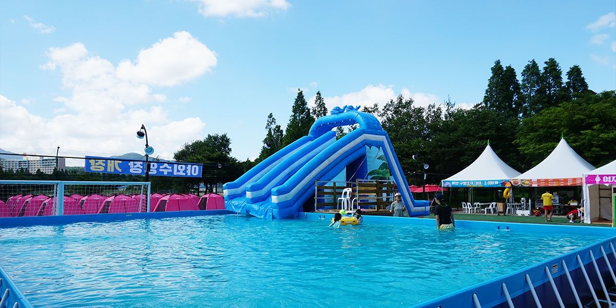 حوض السباحة صورة