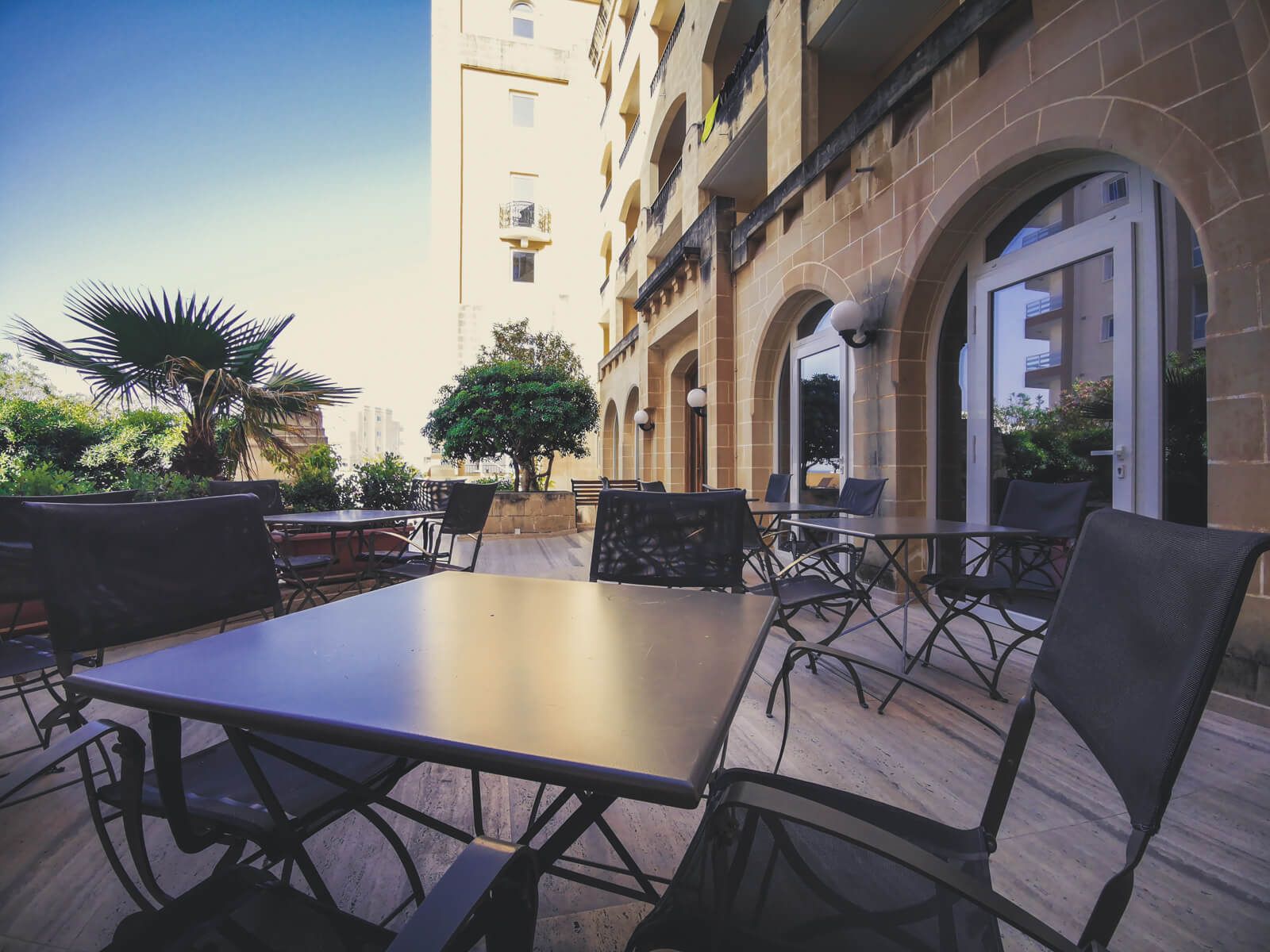 شرفة مرصوفة