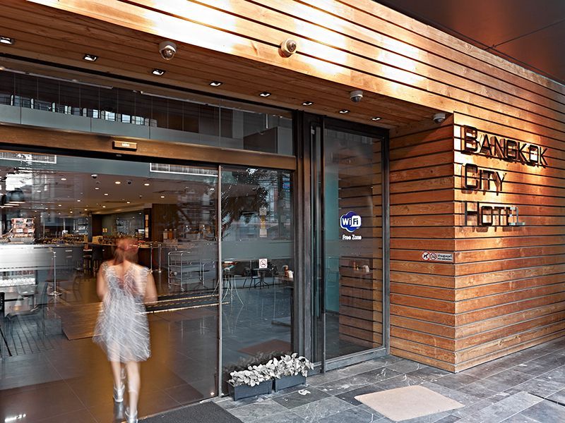 مدخل الفندق