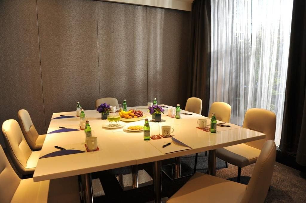 غرفة الاجتماعات