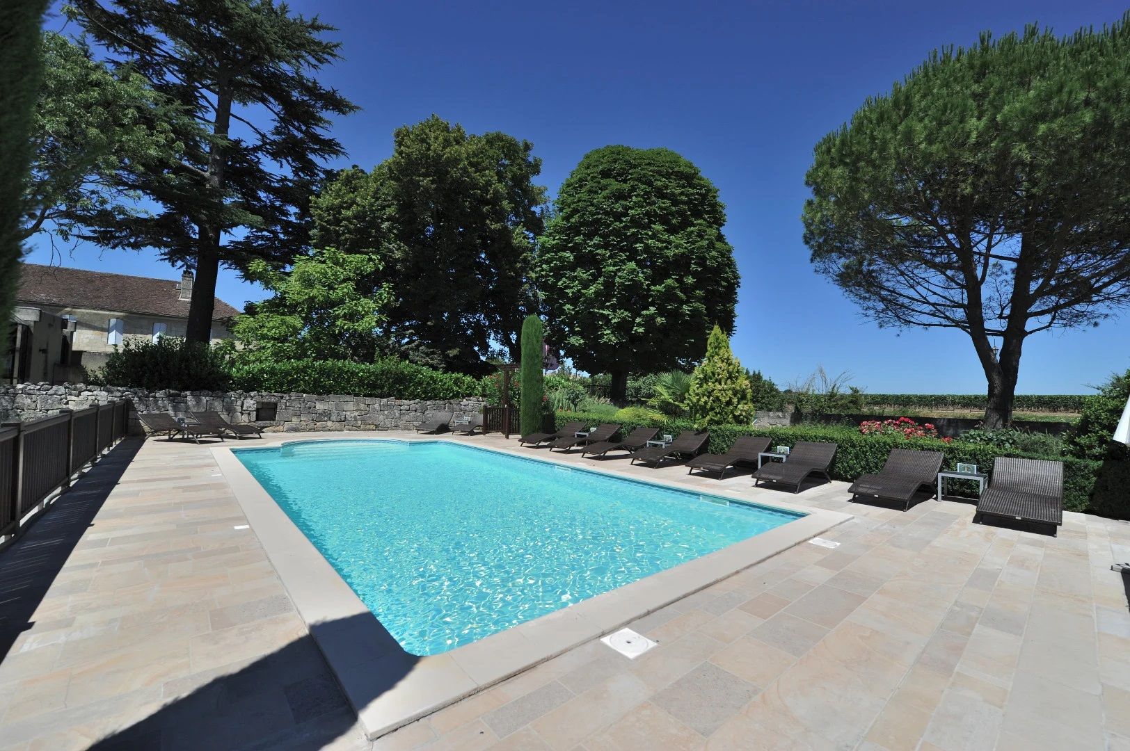 حوض السباحة صورة