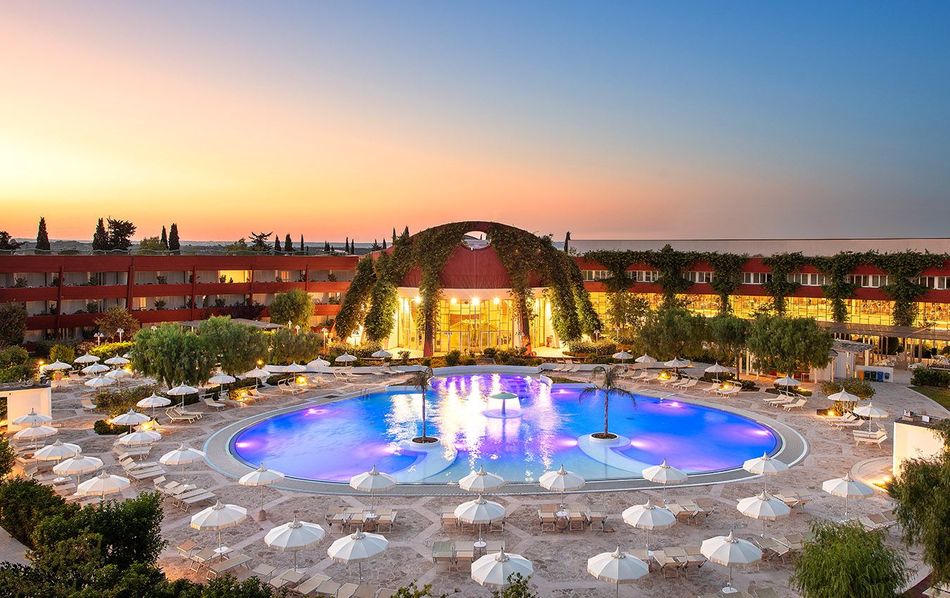 حوض السباحة صورة