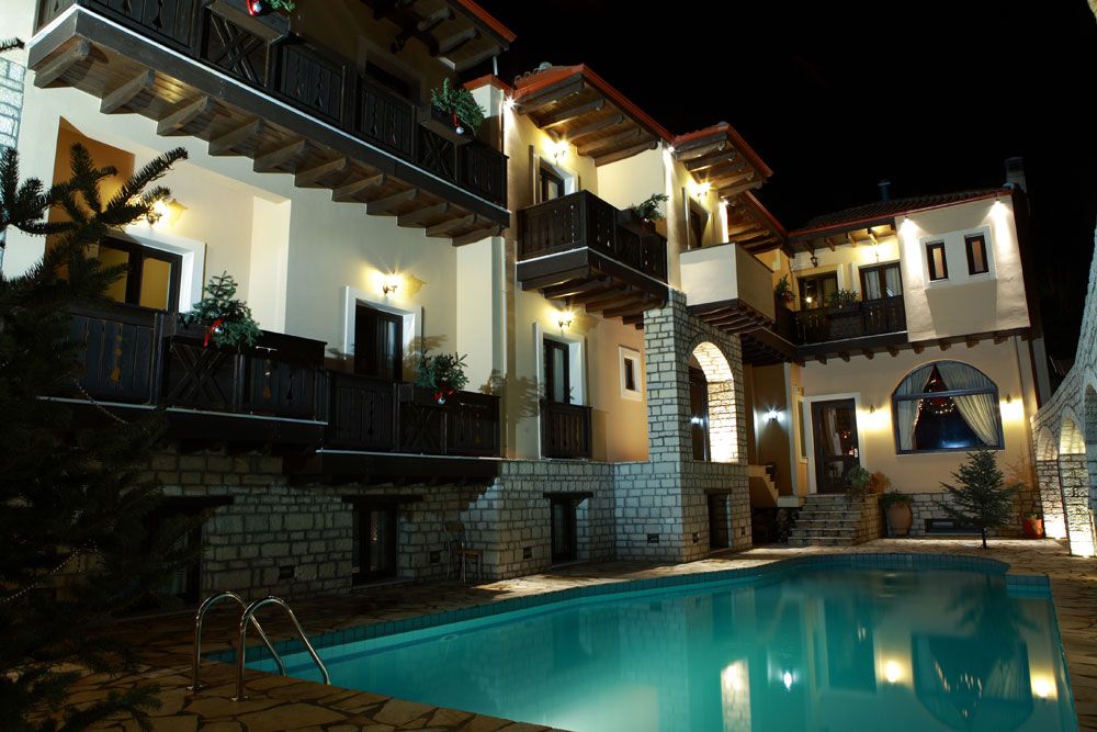 حوض السباحة