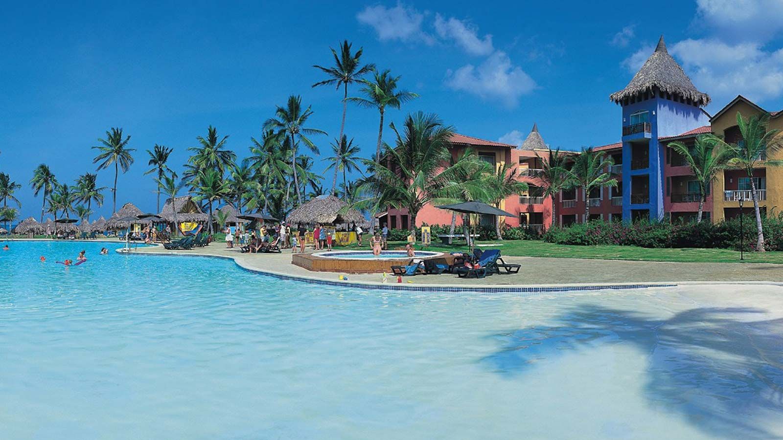 حوض السباحة صورة